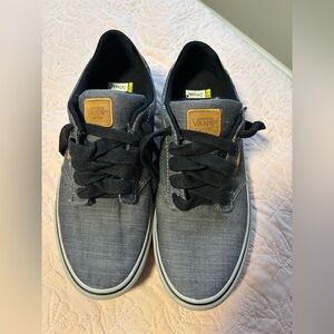 Vans Men's Gray Canvas Low-Top Sneakers with Black Laces